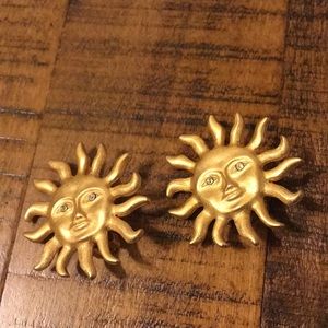 ⭐️ MOVING SALE⭐️ Gold Sun Clip On Earrings